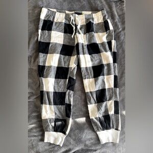 Large Old Navy Black and White Buffalo Plaid Jogger Pajama Pant